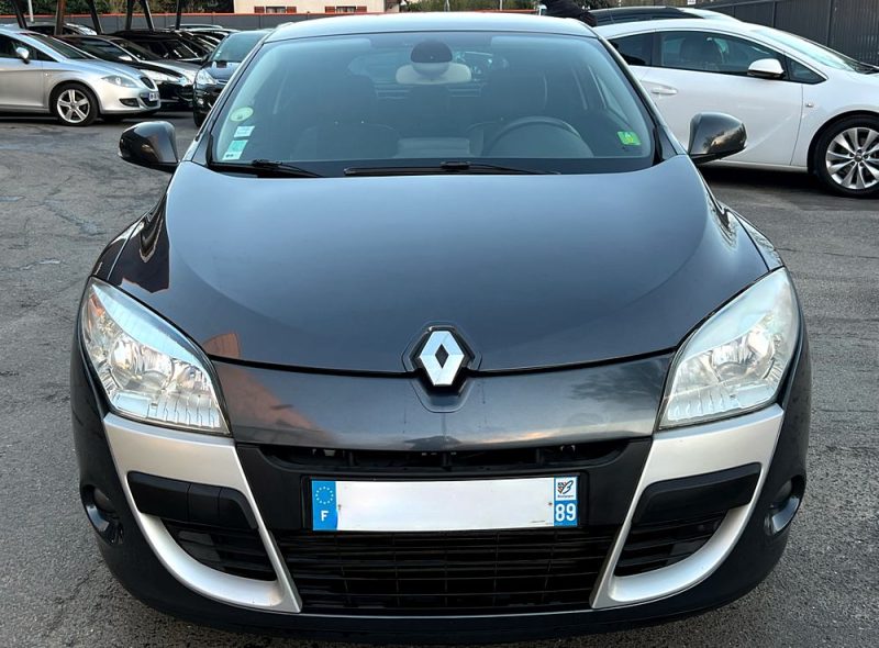 RENAULT MEGANE 3 III COUPE 1.9 DCI 130 1ERE MAIN GPS BLUETOOTH REGULATEUR CRIT AIR 2 - Garantie 1 an