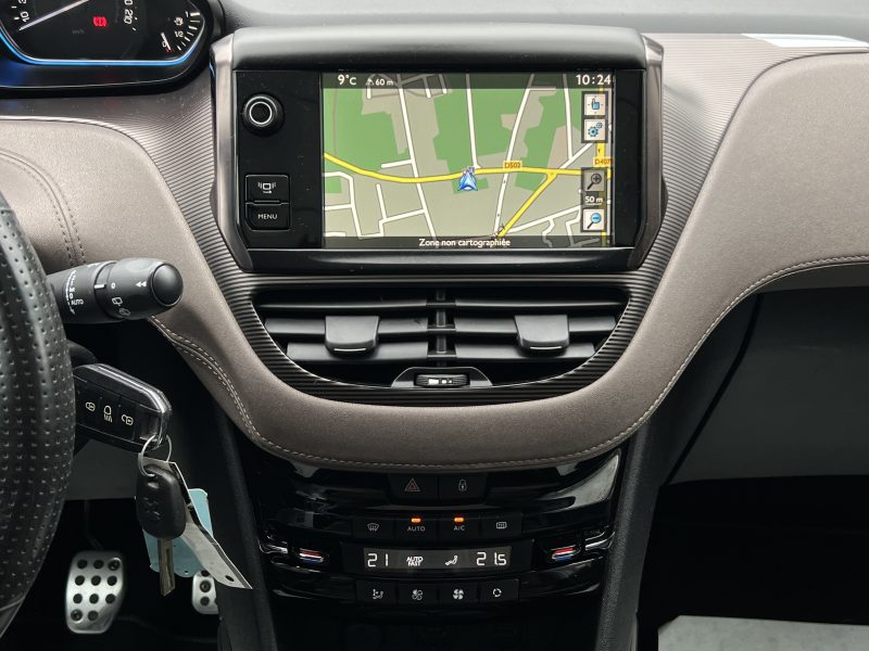 PEUGEOT 2008 FELINE CUIVRE 1.6 E HDI 92 1ERE MAIN TOIT PANO GPS TACTILE CRIT AIR 2 - GARANTIE 1 AN