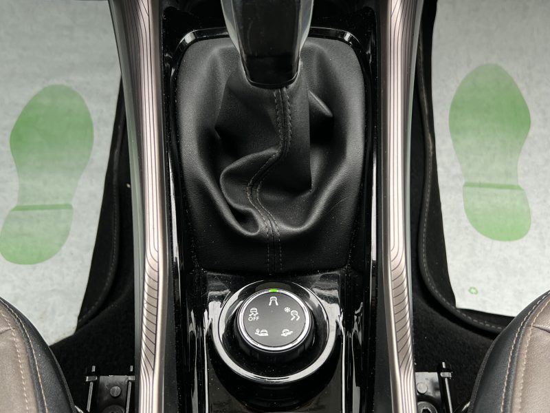 PEUGEOT 2008 FELINE CUIVRE 1.6 E HDI 92 1ERE MAIN TOIT PANO GPS TACTILE CRIT AIR 2 - GARANTIE 1 AN