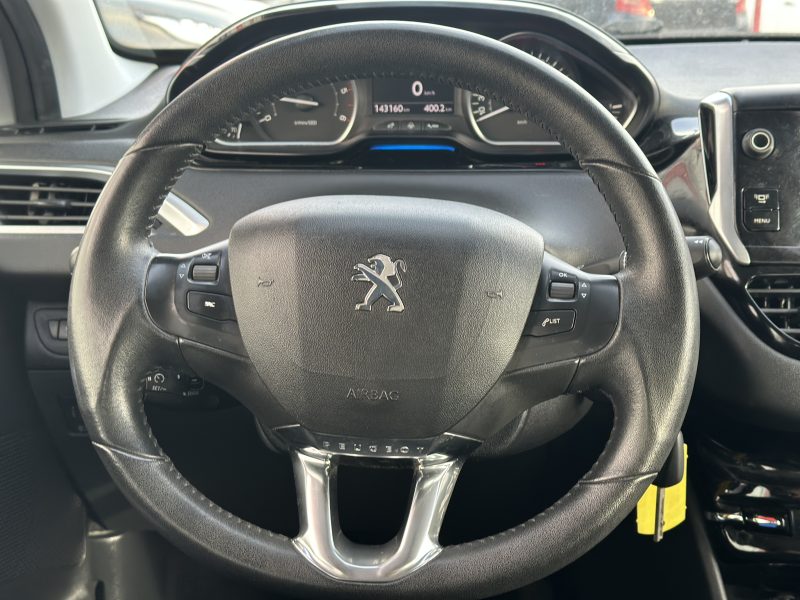 PEUGEOT 208 2013