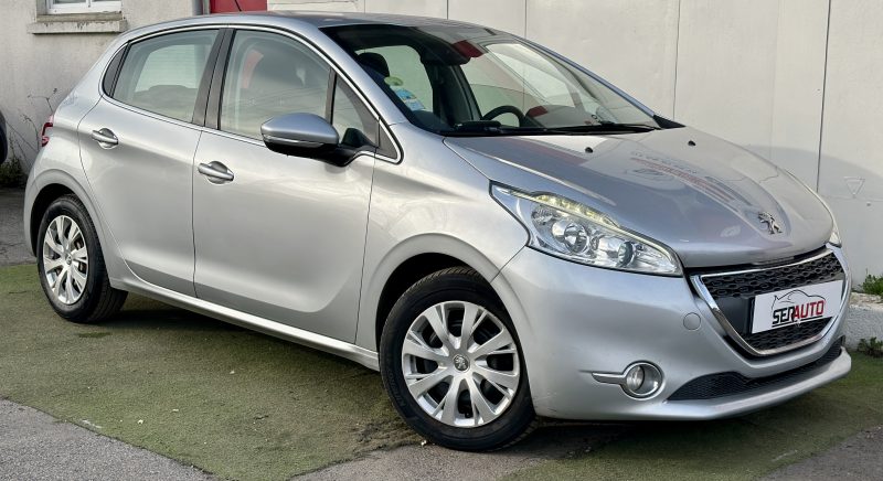 PEUGEOT 208 2013