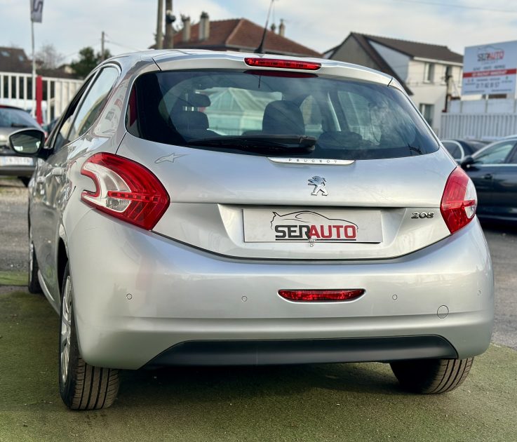 PEUGEOT 208 2013