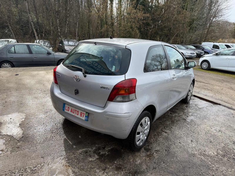 TOYOTA YARIS 2009