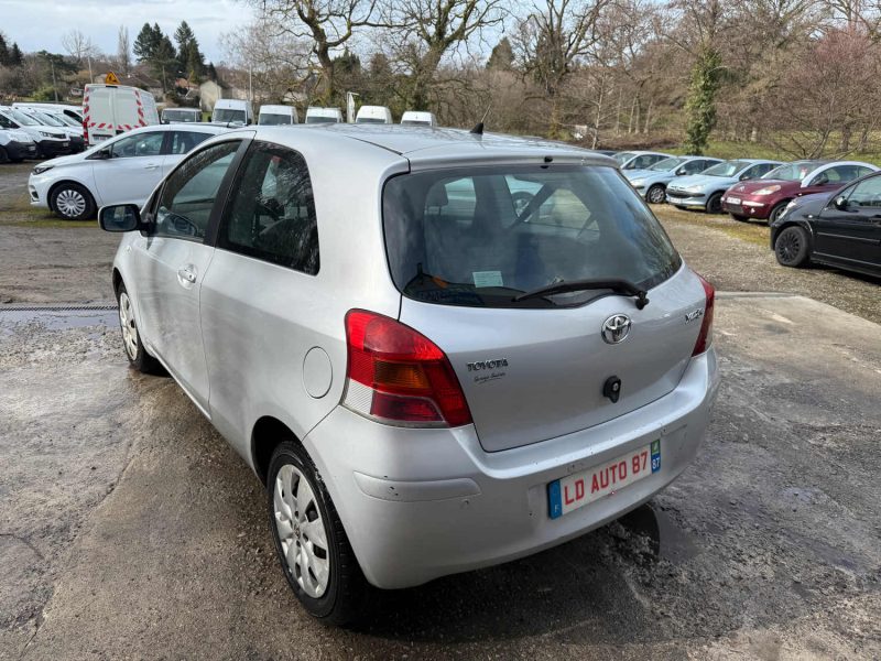 TOYOTA YARIS 2009