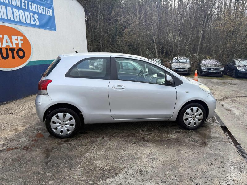 TOYOTA YARIS 2009