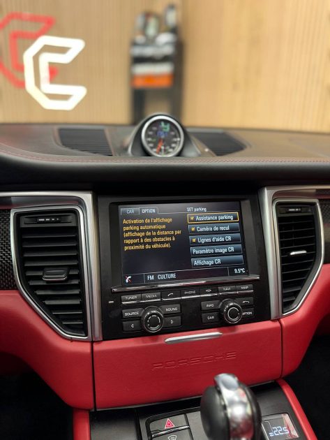 PORSCHE MACAN TURBO 2014