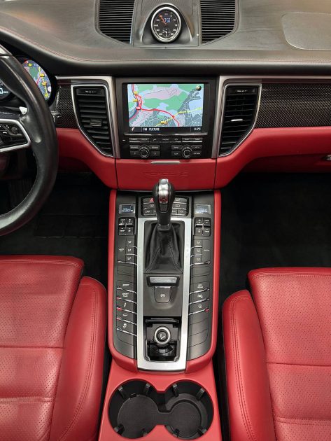 PORSCHE MACAN TURBO 2014