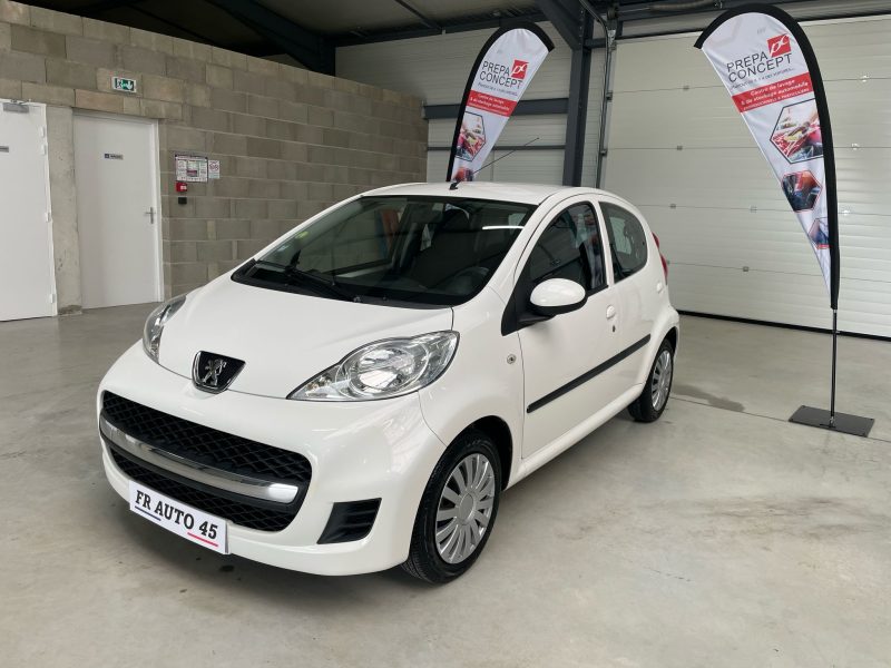 PEUGEOT 107 2010 79 021 km  MOTEUR À CHAÎNE