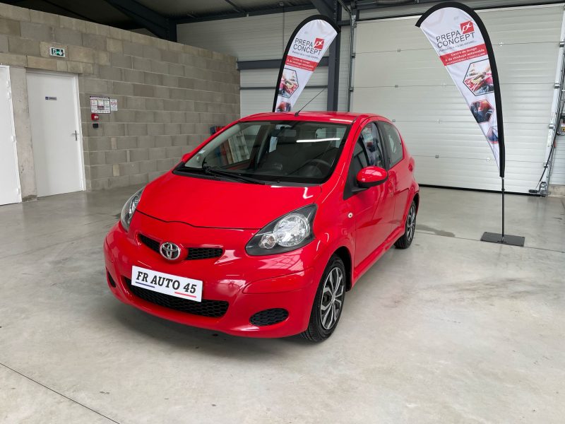 TOYOTA AYGO 2011 98090 km  MOTEUR À CHAÎNE