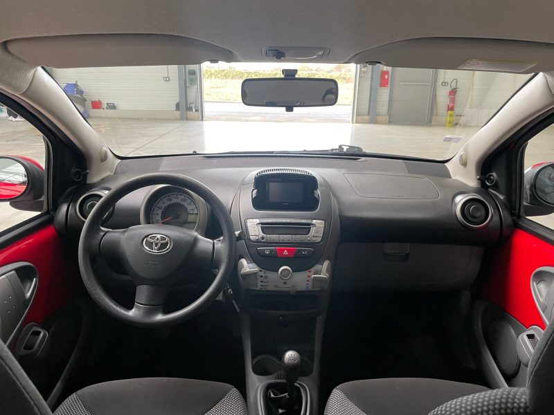 TOYOTA AYGO 2011 98090 km  MOTEUR À CHAÎNE