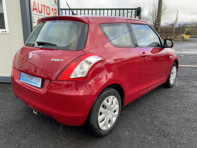 SUZUKI SWIFT 2012