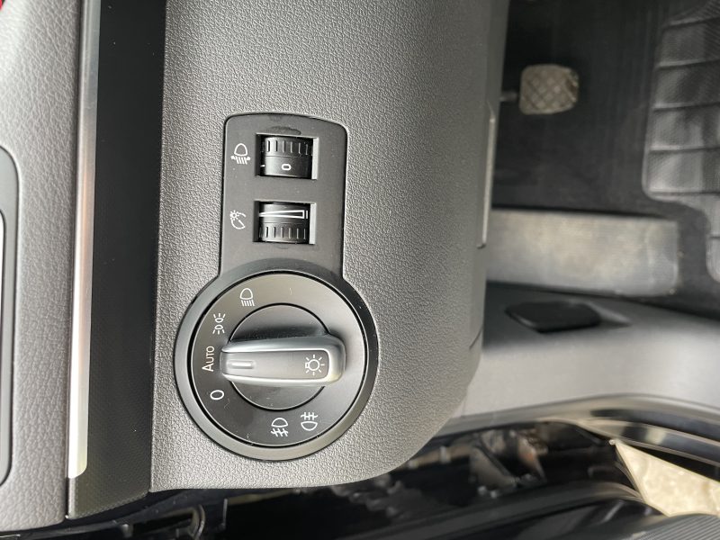 VOLKSWAGEN TOURAN GARANTIE 12 MOIS 2010