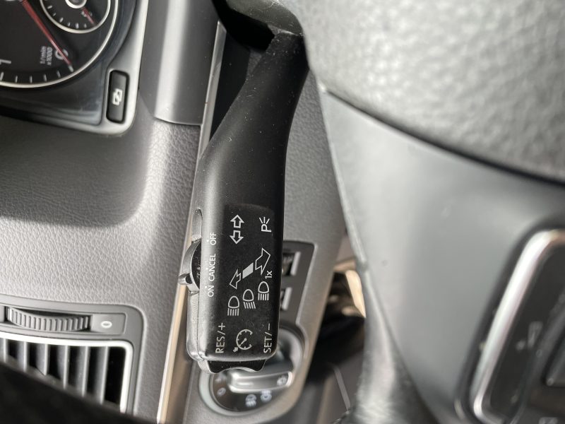 VOLKSWAGEN TOURAN GARANTIE 12 MOIS 2010