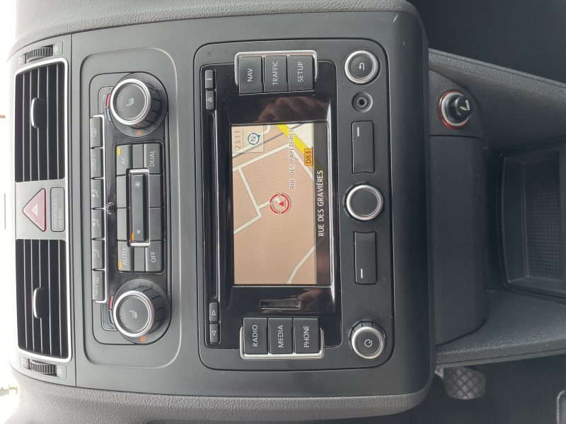 VOLKSWAGEN TOURAN GARANTIE 12 MOIS 2010