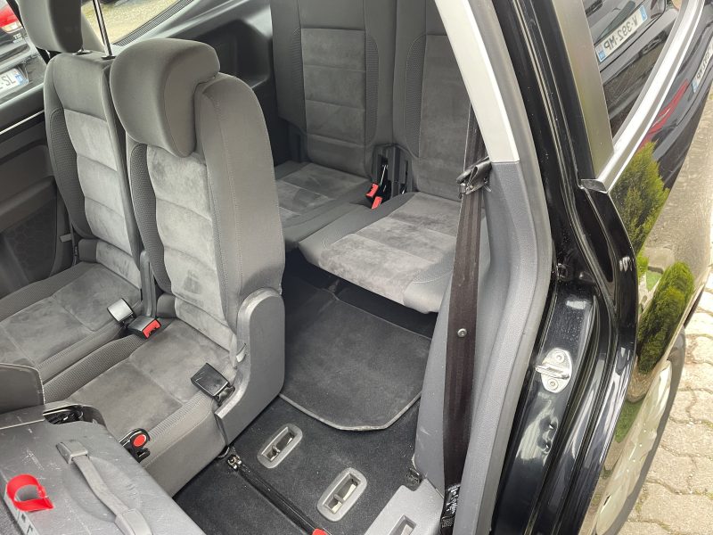 VOLKSWAGEN TOURAN GARANTIE 12 MOIS 2010