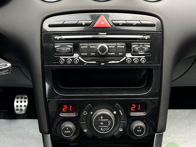PEUGEOT 308 CC CABRIOLET FELINE 2.0 HDI 140 CUIR GPS BLUETOOTH 79 600 Kms CRIT AIR 2 - GARANTIE 1 AN