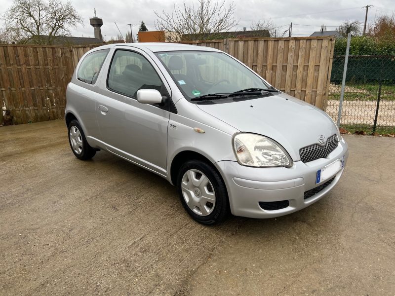 TOYOTA Yaris 1.0 VVT-i Sol