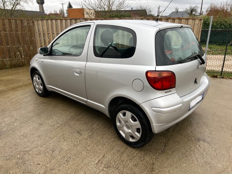 TOYOTA Yaris 1.0 VVT-i Sol