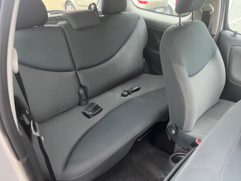 TOYOTA Yaris 1.0 VVT-i Sol