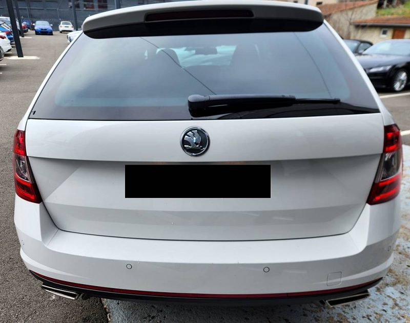 SKODA OCTAVIA COMBI 2.0 TSI 220 RS*GPS*XENON*