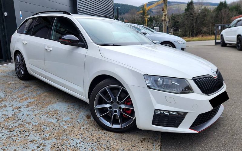 SKODA OCTAVIA COMBI 2.0 TSI 220 RS*GPS*XENON*