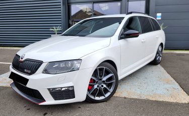 SKODA OCTAVIA COMBI 2.0 TSI 220 RS*GPS*XENON*