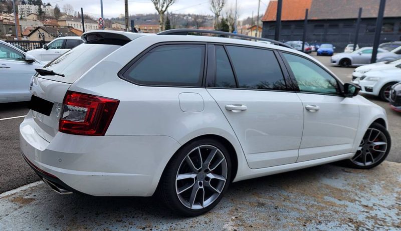 SKODA OCTAVIA COMBI 2.0 TSI 220 RS*GPS*XENON*