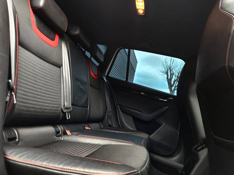 SKODA OCTAVIA COMBI 2.0 TSI 220 RS*GPS*XENON*