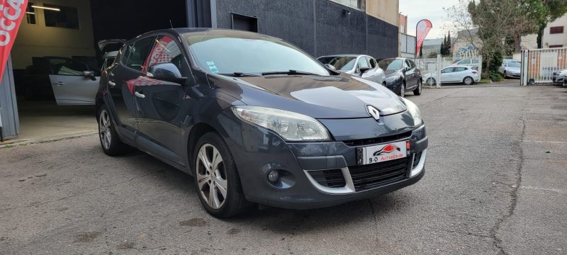 Renault Mégane III 1.5 dCi 110ch, gris anthracite, *Crit'Air 2*, *Radar de recul*, *Idéale jeune con