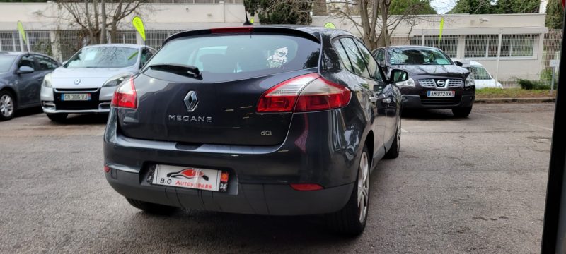 Renault Mégane III 1.5 dCi 110ch, gris anthracite, *Crit'Air 2*, *Radar de recul*, *Idéale jeune con