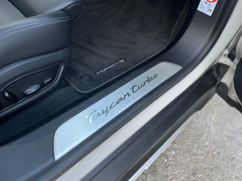 PORSCHE TAYCAN TURBO CROSS TURISMO 680ch