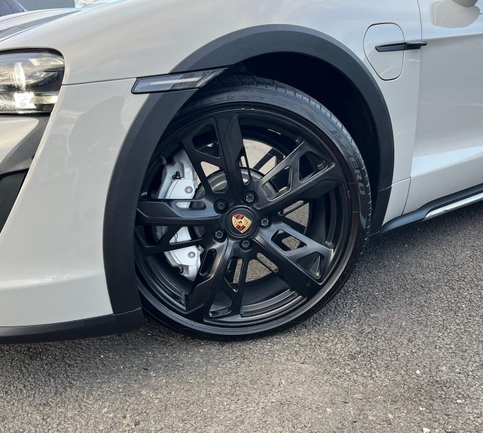 PORSCHE TAYCAN TURBO CROSS TURISMO 680ch