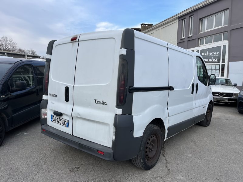 RENAULT TRAFIC II Camionnette 2005