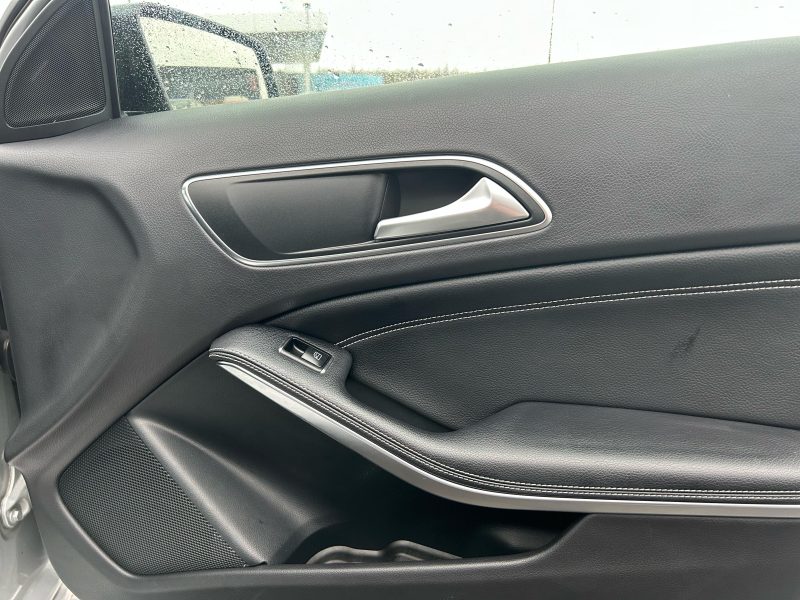 MERCEDES-BENZ  CLASSE A 2013