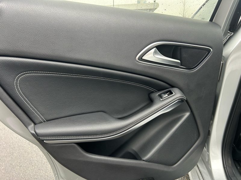 MERCEDES-BENZ  CLASSE A 2013