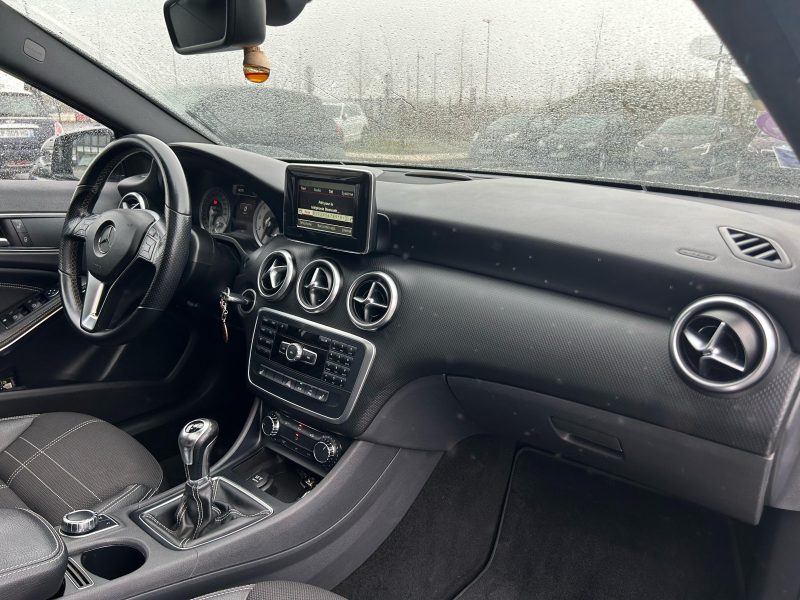 MERCEDES-BENZ  CLASSE A 2013