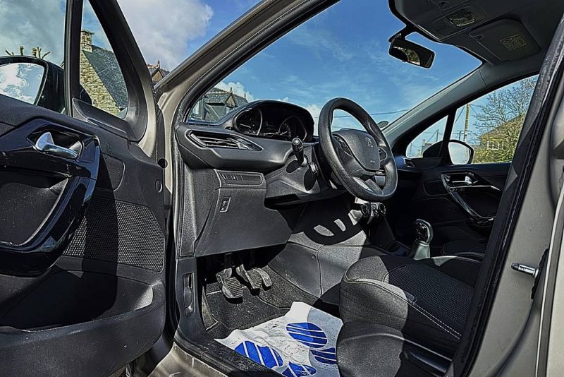 PEUGEOT 208 HDI 75 Active BVM5