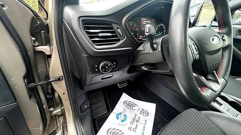 FORD FOCUS 1.5 EcoBoost 150 ST-Line