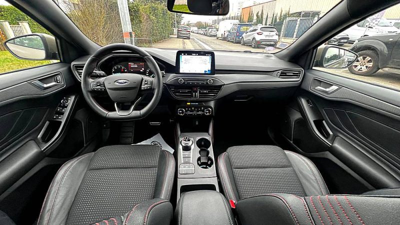 FORD FOCUS 1.5 EcoBoost 150 ST-Line