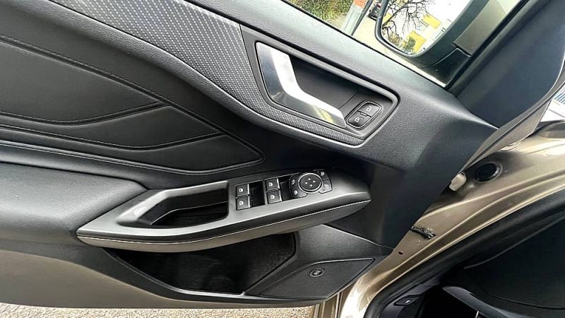 FORD FOCUS 1.5 EcoBoost 150 ST-Line