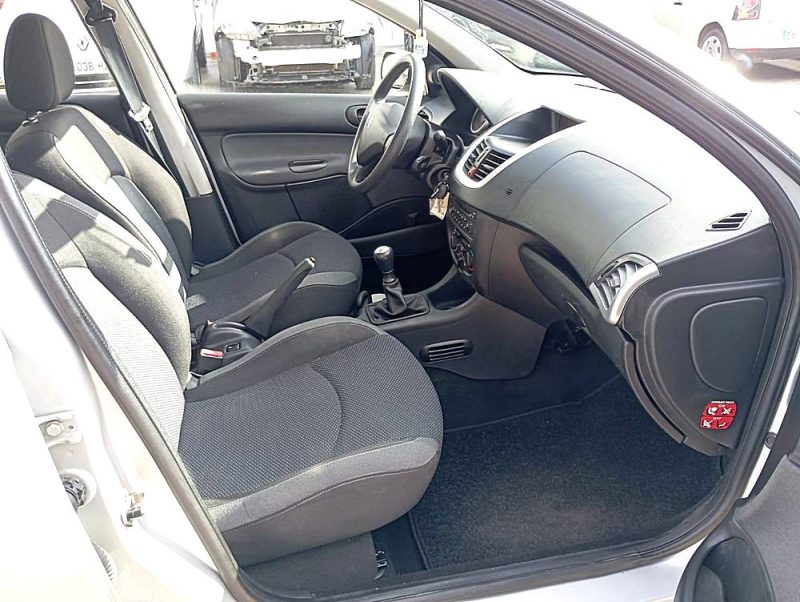 PEUGEOT 206+ Trendy 1.1e 60ch