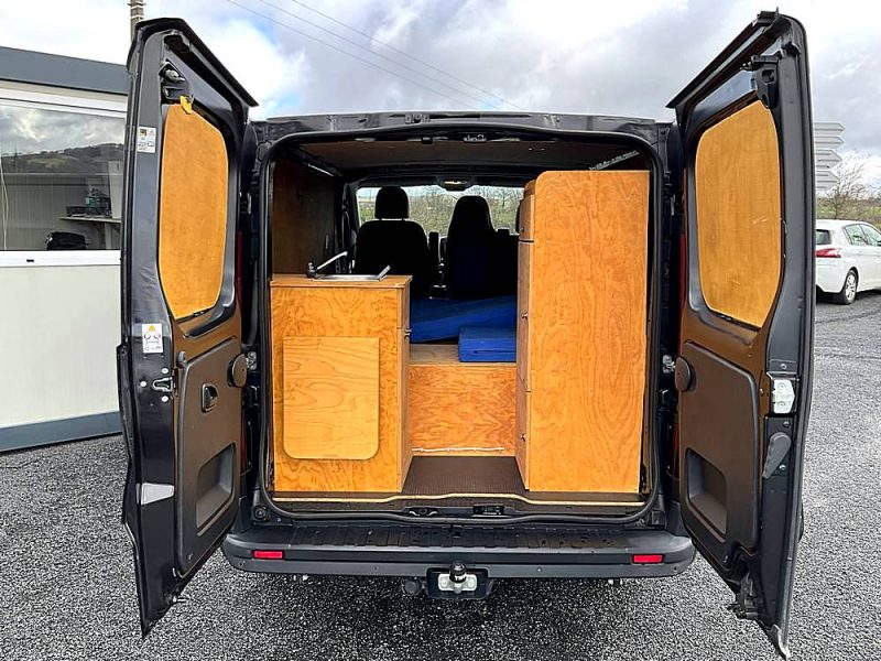 RENAULT TRAFIC 2,0 BLUE-DCI 120 CV UTILITAIRE AMÉNAGÉ 