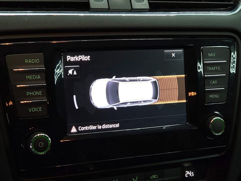 SKODA OCTAVIA COMBI 1.6 TDI 110cv Ambition Boîte Auto DSG7