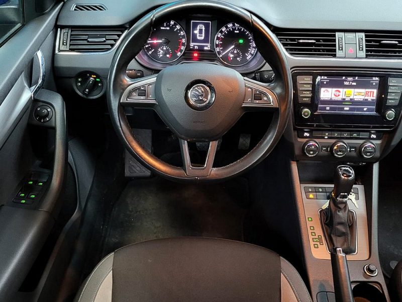 SKODA OCTAVIA COMBI 1.6 TDI 110cv Ambition Boîte Auto DSG7