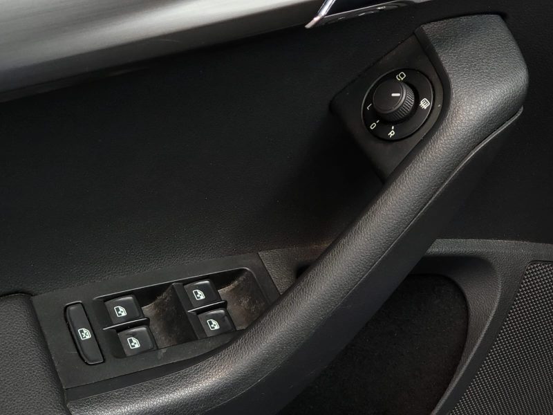 SKODA OCTAVIA COMBI 1.6 TDI 110cv Ambition Boîte Auto DSG7