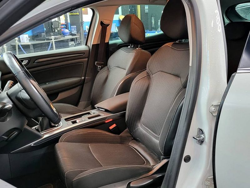 RENAULT MEGANE IV 1.2 TCe 100cv Limited BVM6 1ère Main