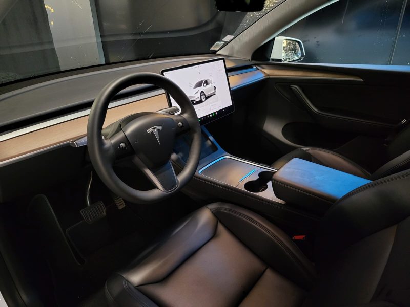 TESLA MODEL Y LONG RANGE AWD DUAL MOTOR / GRANDE AUTONOMIE + BOOST + AUTOPILOT/