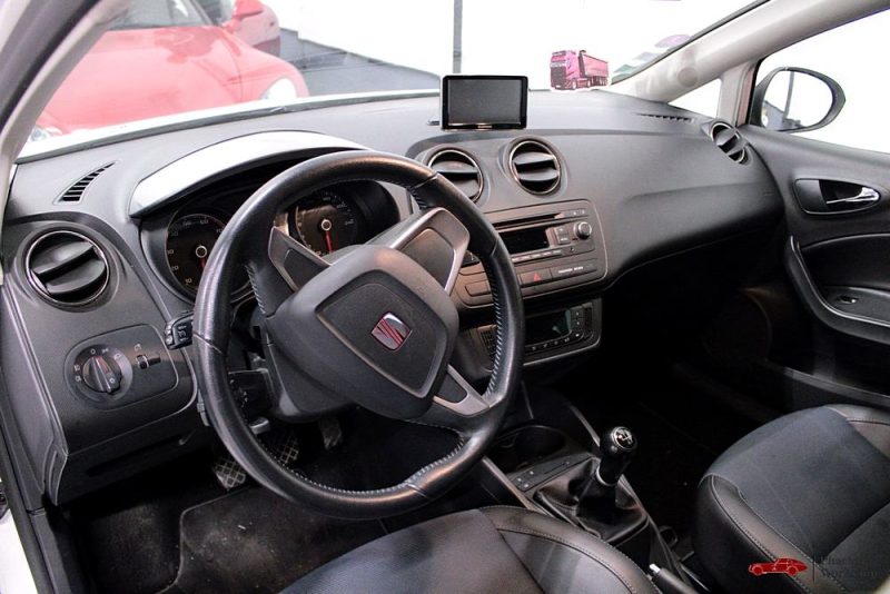 SEAT IBIZA 105ch I Tech Plus BVM 5 - Entretien complet à jour 