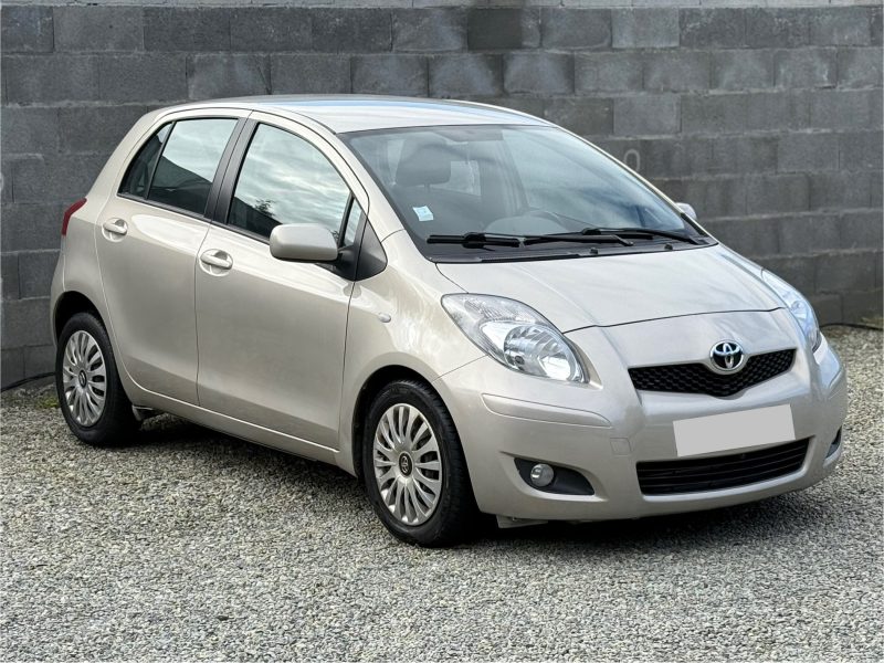 TOYOTA YARIS 2011