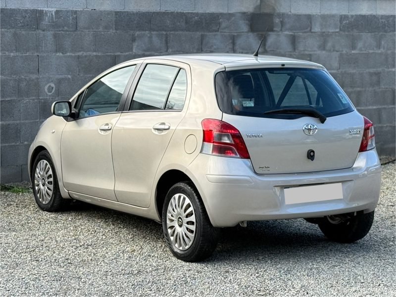 TOYOTA YARIS 2011